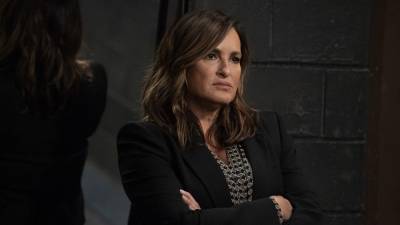 'SVU' Boss on the Benson-Stabler Reunion Falling Into Place and Wentworth Miller's Return (Exclusive) - www.etonline.com