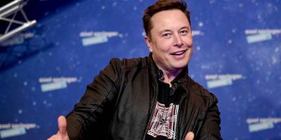 Elon Musk Passes Jeff Bezos to Become the Richest Person in the World - www.justjared.com - county Rich - county Person