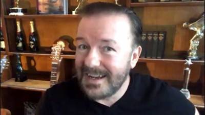 Ricky Gervais Jokes He ‘Will Fight An Old Lady’ To Get COVID-19 Vaccine - etcanada.com