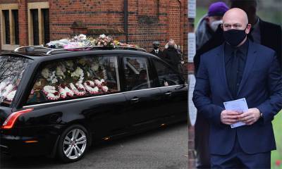 Barbara Windsor laid to rest during star-studded funeral - photos - hellomagazine.com - London