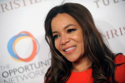 Sunny Hostin Reveals On ‘The View’ That Both Of Her Husband’s Parents Died From COVID-19 - etcanada.com