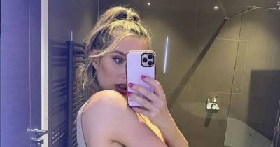 Helen Flanagan fans convinced they know the gender of her third baby after posting bump snap - www.manchestereveningnews.co.uk