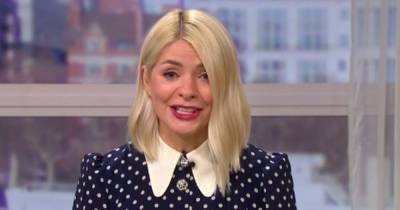 Holly Willoughby posts tired selfie after delayed start to This Morning - www.manchestereveningnews.co.uk