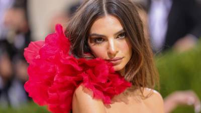 Emily Ratajkowski Just Shared Photos of Her Son's Face for the First Time - www.glamour.com