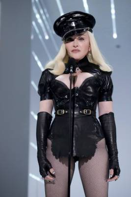 Madonna Leads Spontaneous ‘Like A Prayer’ Sing-Along Through The Streets Of Harlem At 2AM - etcanada.com - New York