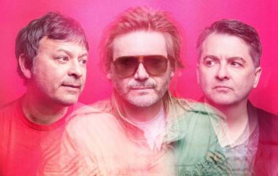 Manic Street Preachers share hazy video for new single ‘Complicated Illusions’ - www.nme.com - Britain