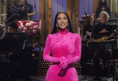 ‘SNL’: Kim Kardashian Makes Hosting Debut With Hilarious Jabs At Her Sisters, Kanye West And O.J. Simpson - etcanada.com - New York