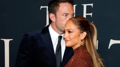 Jennifer Lopez Rocked an Abs-Bearing Crop Top on the Red Carpet With Ben Affleck - www.glamour.com