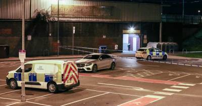 Gang of at least 30 youths 'pull out weapons on rival group' as horror unfolds at Metrolink station - www.manchestereveningnews.co.uk