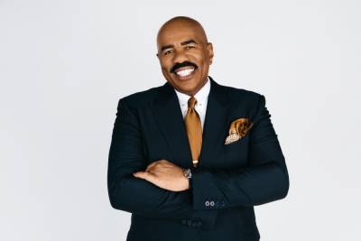 Steve Harvey Renews Radio-Syndication Deal Through End of 2026 (EXCLUSIVE) - variety.com