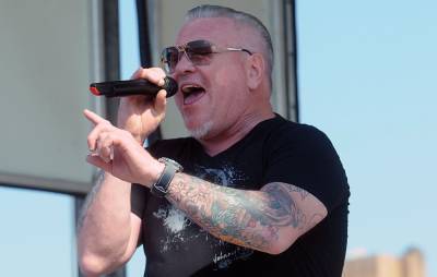 Smash Mouth’s Steve Harwell is retiring due to health issues - www.nme.com - New York - Los Angeles