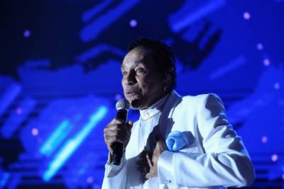 Smokey Robinson Nearly Died of COVID During 11-Day Hospital Stay - thewrap.com
