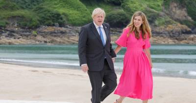 Boris Johnson - Oliver Dowden - Tory bigwig defends Boris Johnson as PM enjoys luxury holiday with UK in crisis - dailyrecord.co.uk - Britain - Spain