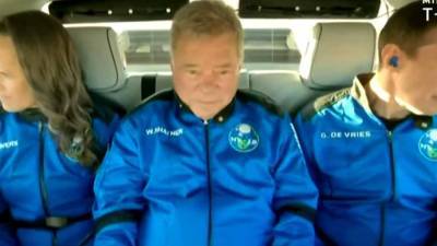 William Shatner Becomes Oldest Person to Travel to Space With Jeff Bezos' Blue Origin - www.etonline.com - Texas