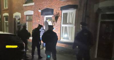 Police seize 2kg of amphetamine, ammo and £30k of designer clothes in early morning drugs raids in Tameside - www.manchestereveningnews.co.uk