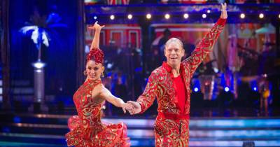 Robert Webb 'extremely sorry' to quit Strictly following 'urgent consultation' with heart doctor - www.msn.com