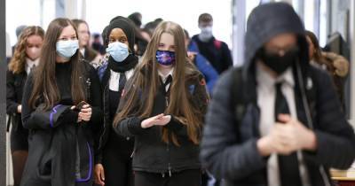 High school pupils in Bury asked to wear face coverings again as Covid cases rise - www.manchestereveningnews.co.uk
