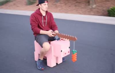 YouTuber creates first real-life rideable ‘Minecraft’ pig - www.nme.com - USA