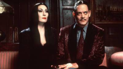 Barry Sonnenfeld on the 30th Anniversary of ‘The Addams Family’ and Turning Down ‘Forrest Gump’ - variety.com