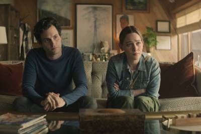 Love Quinn - Victoria Pedretti - Season 3 of Netflix’s hit ‘You’ brings murderous couple to suburbia - nypost.com - New York