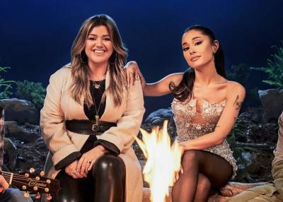 Kelly Clarkson And Ariana Grande Drop Incredible New Holiday Song ‘Santa, Can’t You Hear Me’ - etcanada.com - Santa