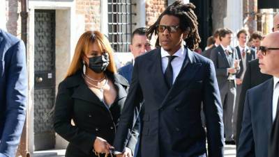 Beyoncé Jay-Z Hold Hands As They Head To Alexandre Arnault’s Glam Wedding In Venice - hollywoodlife.com - Italy