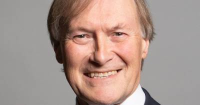 Family 'absolutely broken' by murder of MP David Amess and urge people to 'set aside hatred' - www.dailyrecord.co.uk