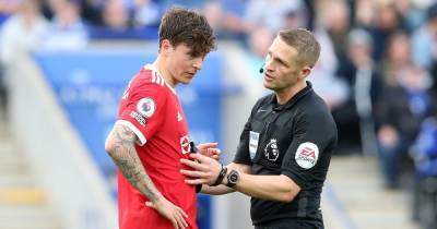 Referee hailed for 'terrific' decision that led to Manchester United defeat to Leicester City - www.manchestereveningnews.co.uk - Manchester - city Leicester