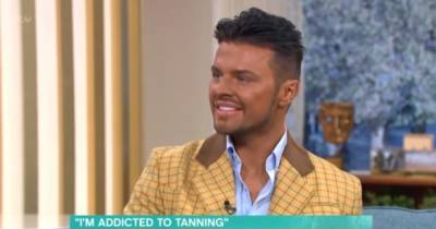 This Morning viewers distracted by self-confessed tanning addict as they spot celebrity lookalike - www.manchestereveningnews.co.uk
