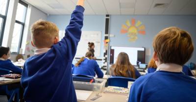 Supply chain issues force primary school to teach pupils in hall - www.manchestereveningnews.co.uk