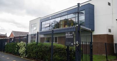 Teachers at Salford high school launch further strike action - www.manchestereveningnews.co.uk