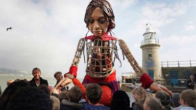Puppet Little Amal arrives in UK after journey across Europe - abcnews.go.com - Britain - Syria