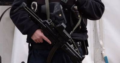 Man carrying rifle 'shot in leg' by police following armed incident - www.dailyrecord.co.uk - county Worcester