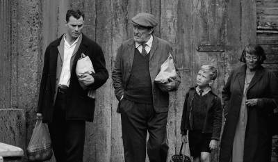‘Belfast’ Trailer: Kenneth Branagh’s Period Drama Is An Early Awards Season Favorite - theplaylist.net