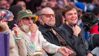 Jack Nicholson, 84, Makes Rare Public Appearance At Lakers Game For The 1st Time In 2 Years - hollywoodlife.com - Los Angeles