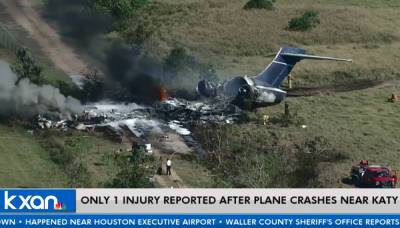Plane Crash Miracle! All Passengers Walk Away From Fiery Wreckage! - perezhilton.com - Houston