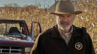 How 'Invasion' Pays Homage to Sam Neill's Role in 'Jurassic Park' (Exclusive) - www.etonline.com