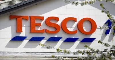 Shoppers 'peeing themselves laughing' after spelling gaffe on Tesco bakery sign - www.dailyrecord.co.uk