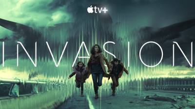 ‘Invasion’ TV Review: Simon Kinberg’s Sci-Fi Drama Is A Disjointed, Self-Serious Slog - theplaylist.net
