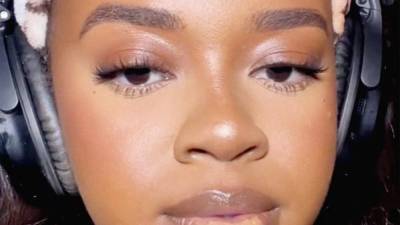 Concealer Lips Are the Latest '00s Trend to Make a Comeback - www.glamour.com
