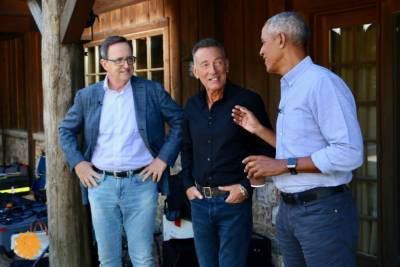 Bruce Springsteen - Barack Obama - Barack Obama And Bruce Springsteen Talk About Friendship, Fathers, Fast Cars In CBS Sunday Morning Interview - deadline.com