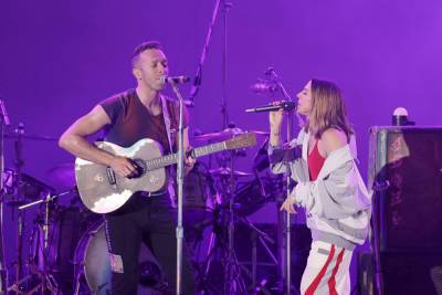 Melanie C And Coldplay Team Up To Perform Classic Spice Girls Track At ‘We Can Survive’ Concert - etcanada.com - Los Angeles
