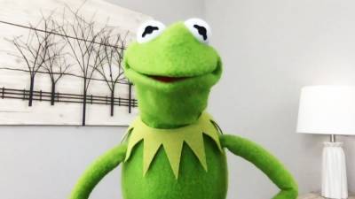 Kermit the Frog Gives Advice for Working With Your Ex After Miss Piggy Breakup (Exclusive) - www.etonline.com