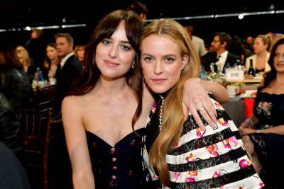 Riley Keough Thanks Dakota Johnson After Coldplay Play ‘Yellow’ In Honour Of Her Late Brother - etcanada.com - Los Angeles
