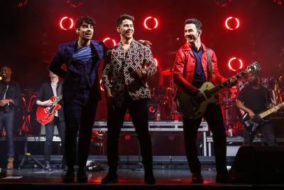 ‘Jonas Brothers Family Roast’ to Premiere on Netflix in November - variety.com