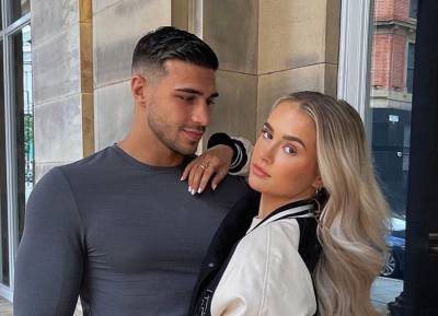 Molly-Mae and Tommy afraid to return home as thieves steal almost €1million in valuables - evoke.ie - London - Manchester - Hague