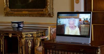 Queen carries out first official engagements in seven days after hospital stay - www.manchestereveningnews.co.uk - Ireland