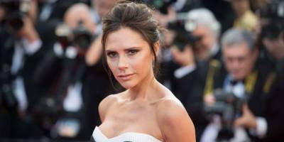 Victoria Beckham pokes fun at her famous way of ‘smiling’ in photographs - www.msn.com