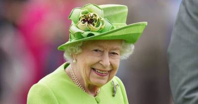 Queen Elizabeth II Returns to Work at Windsor Castle After Hospitalization - www.usmagazine.com - city Windsor