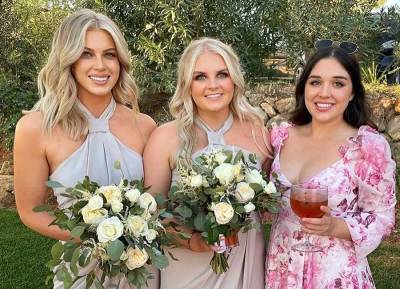 Influencer Chloe Boucher beams as bridesmaid at her sister’s elegant Algarve wedding - evoke.ie - Ireland - Portugal